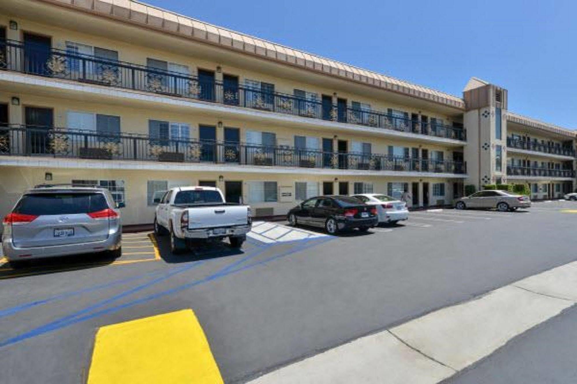 Hotel Heritage El Monte Exterior photo